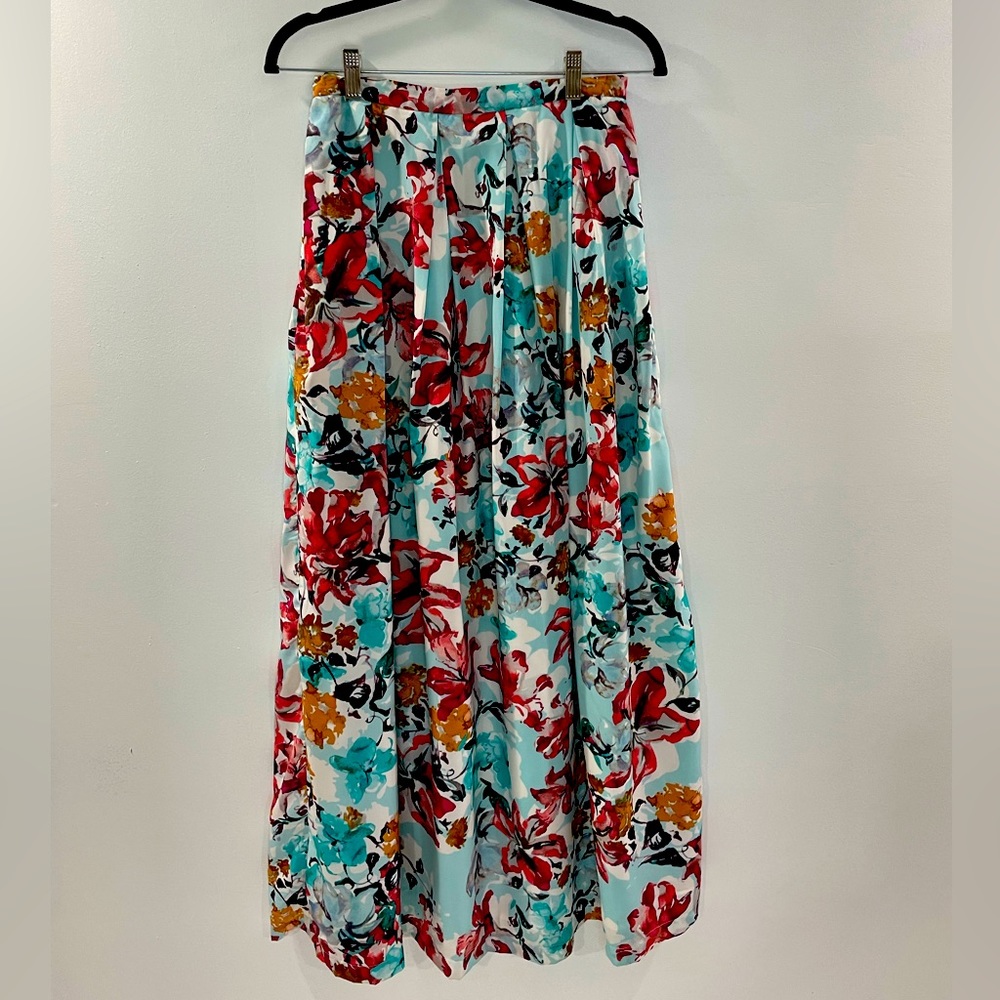 Pretty Pleated Floral Skirt - Haute Hijab